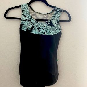 LUCKY LEO size women’s small